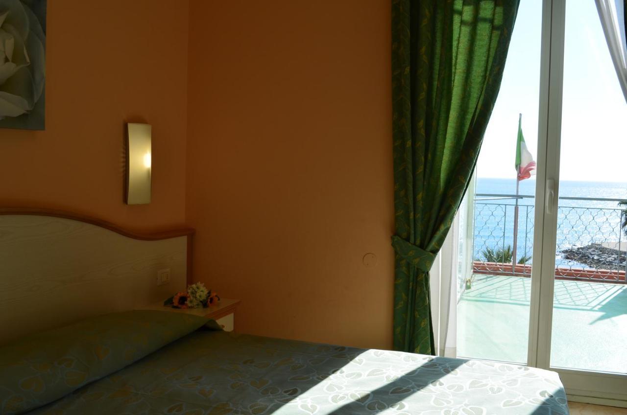 Moresco Hotel 3*